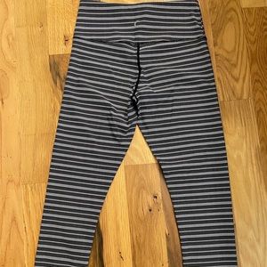 ZYIA Aztecs stripes 7/8 leggings size 4